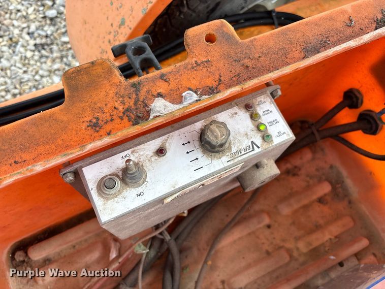 image for item FG0744 Ver-Mac arrow board trailer
