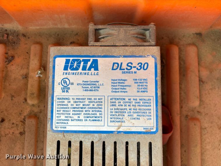 image for item FG0744 Ver-Mac arrow board trailer
