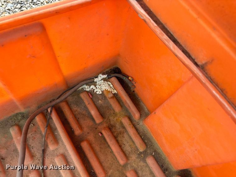 image for item FG0744 Ver-Mac arrow board trailer