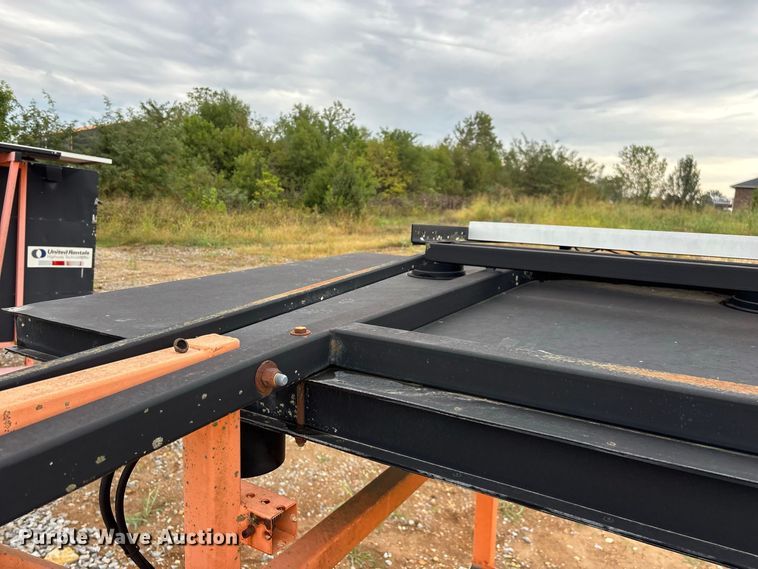 image for item FG0744 Ver-Mac arrow board trailer