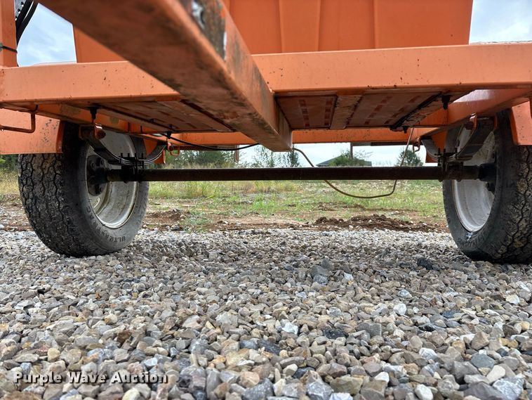 image for item FG0744 Ver-Mac arrow board trailer
