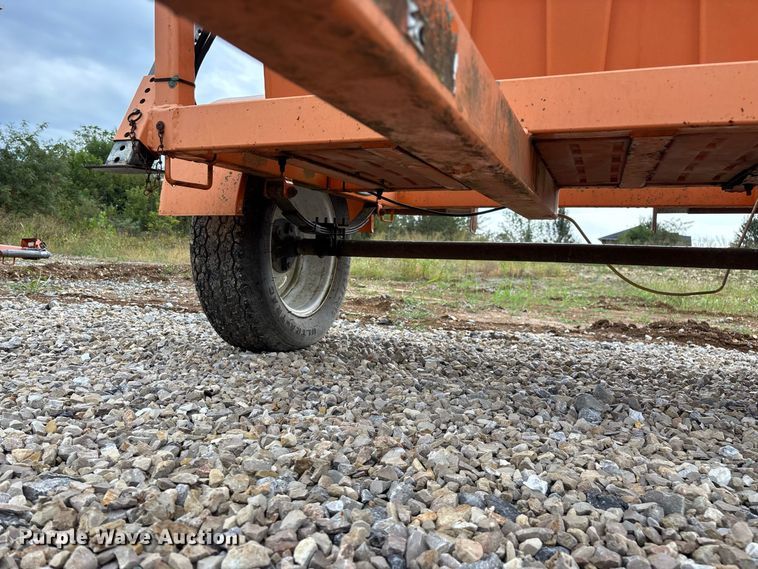 image for item FG0744 Ver-Mac arrow board trailer