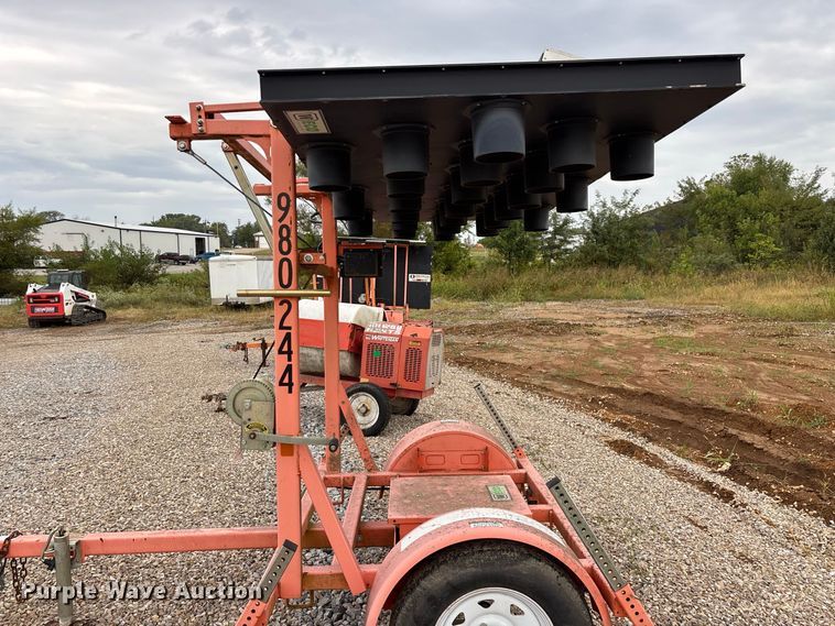 image for item FG0746 2011 Wanco arrow board trailer