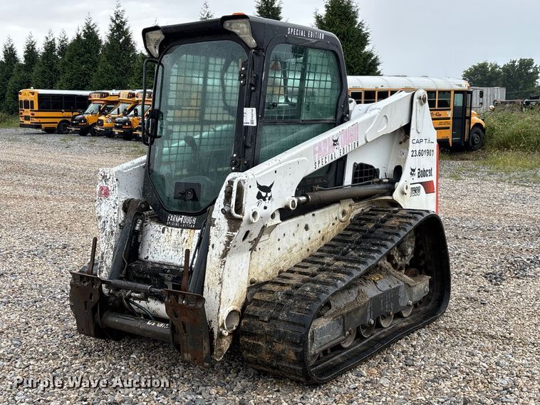 image for item FG0748 Bobcat T630 Farm Tough Special Edition tracked skid steer loader