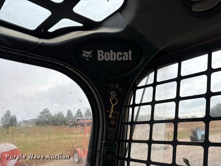 image for item FG0748 Bobcat T630 Farm Tough Special Edition tracked skid steer loader