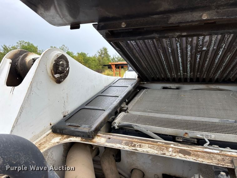 image for item FG0748 Bobcat T630 Farm Tough Special Edition tracked skid steer loader