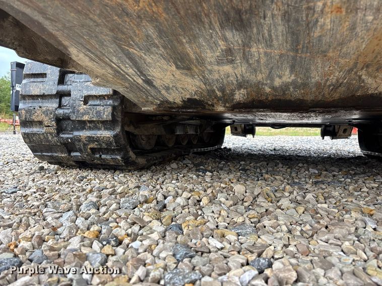 image for item FG0748 Bobcat T630 Farm Tough Special Edition tracked skid steer loader