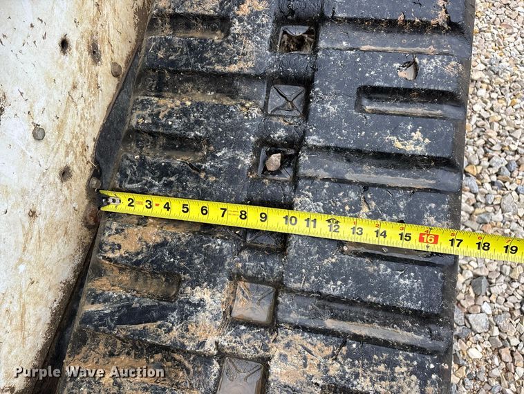 image for item FG0748 Bobcat T630 Farm Tough Special Edition tracked skid steer loader