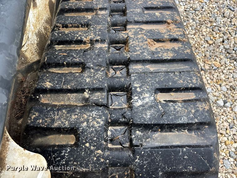 image for item FG0748 Bobcat T630 Farm Tough Special Edition tracked skid steer loader