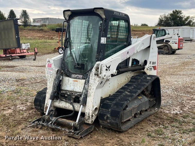 image for item FG0750 2019 Bobcat T630 Farm Tough Special Edition tracked skid steer loader