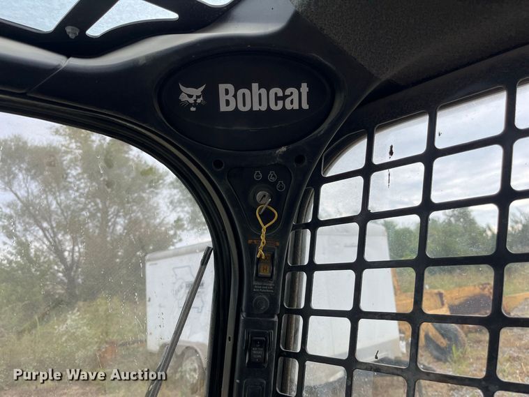 image for item FG0750 2019 Bobcat T630 Farm Tough Special Edition tracked skid steer loader
