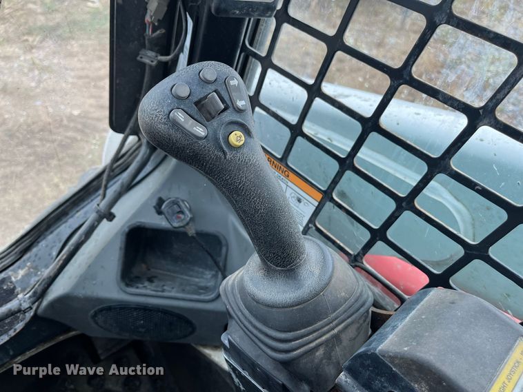 image for item FG0750 2019 Bobcat T630 Farm Tough Special Edition tracked skid steer loader