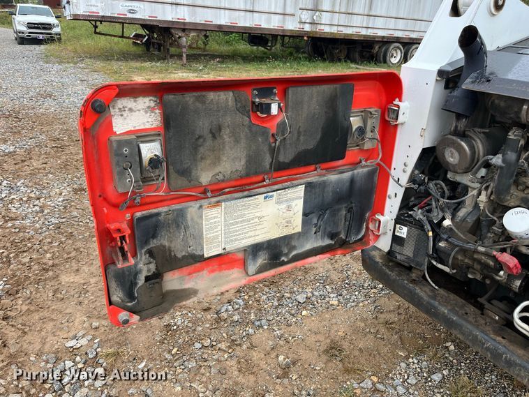 image for item FG0750 2019 Bobcat T630 Farm Tough Special Edition tracked skid steer loader