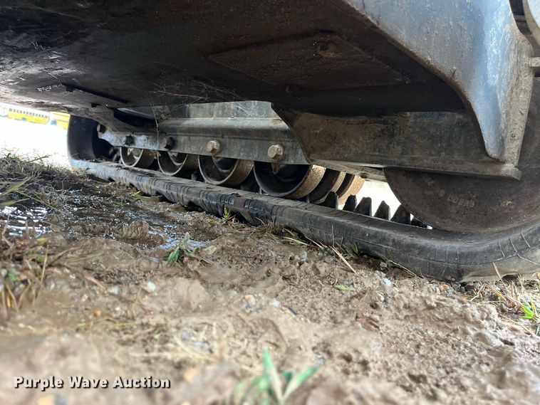 image for item FG0750 2019 Bobcat T630 Farm Tough Special Edition tracked skid steer loader