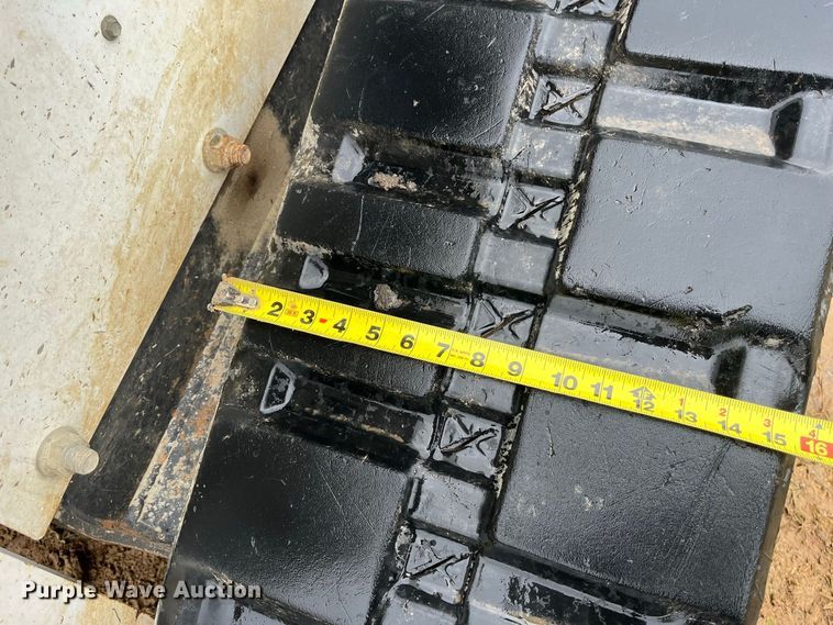 image for item FG0750 2019 Bobcat T630 Farm Tough Special Edition tracked skid steer loader