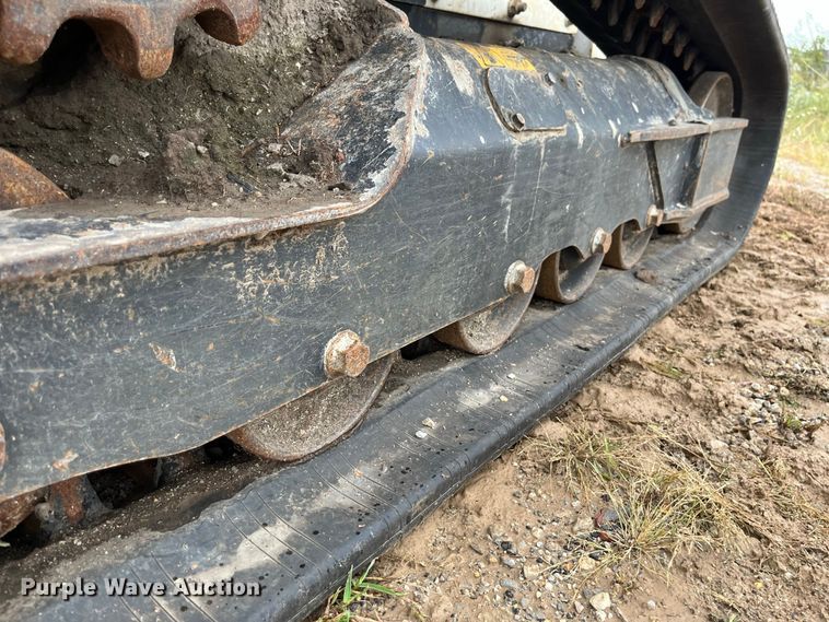 image for item FG0750 2019 Bobcat T630 Farm Tough Special Edition tracked skid steer loader