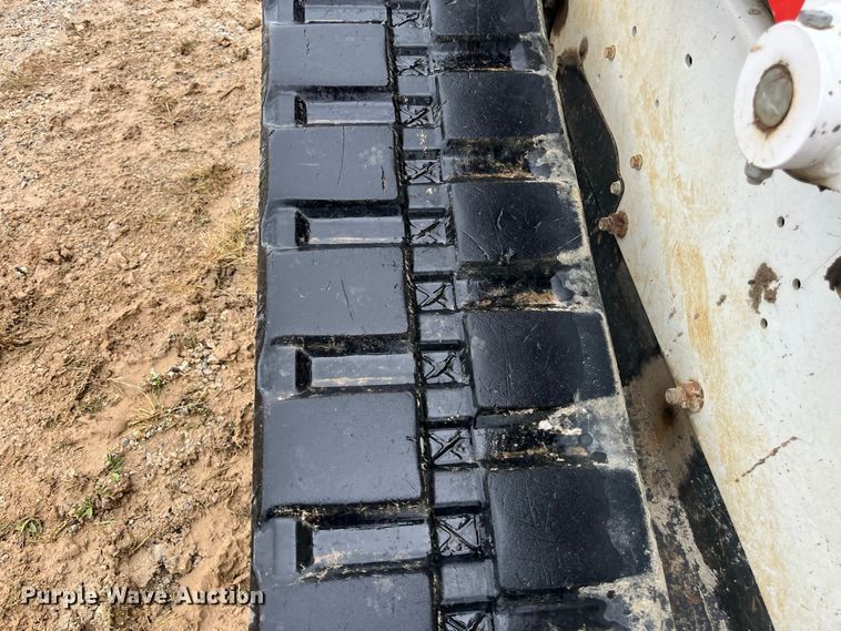 image for item FG0750 2019 Bobcat T630 Farm Tough Special Edition tracked skid steer loader