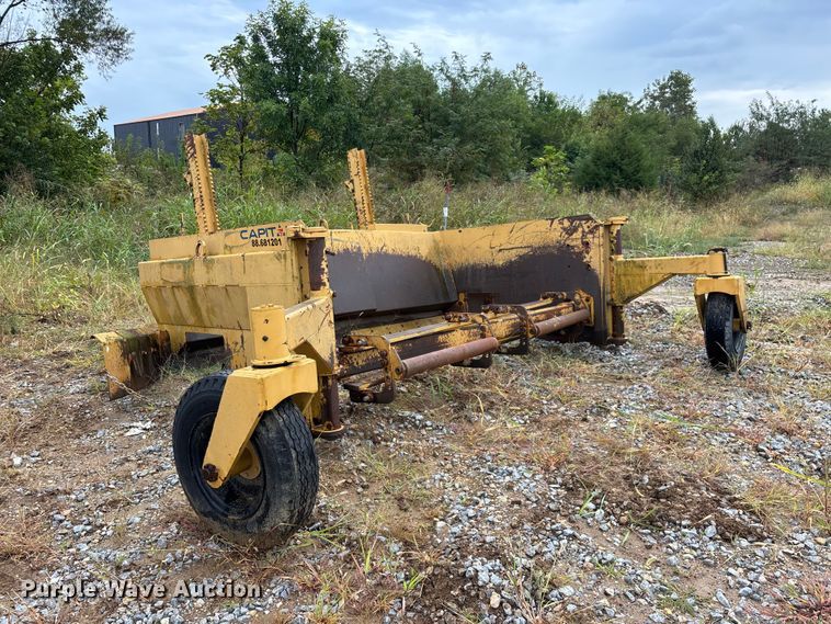 image for item FG0751 DoMor Equipment R-600C aggregate spreader