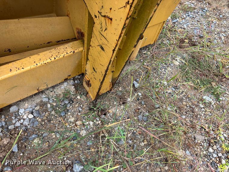 image for item FG0751 DoMor Equipment R-600C aggregate spreader