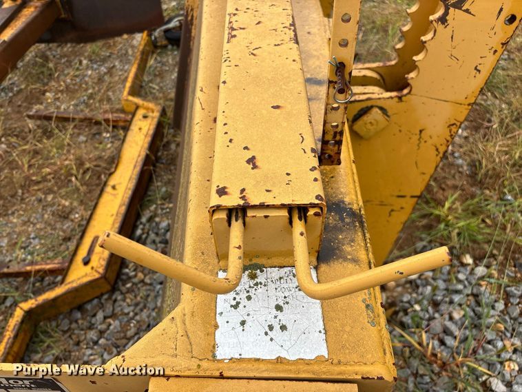 image for item FG0751 DoMor Equipment R-600C aggregate spreader