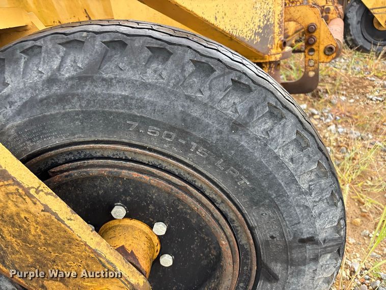 image for item FG0751 DoMor Equipment R-600C aggregate spreader