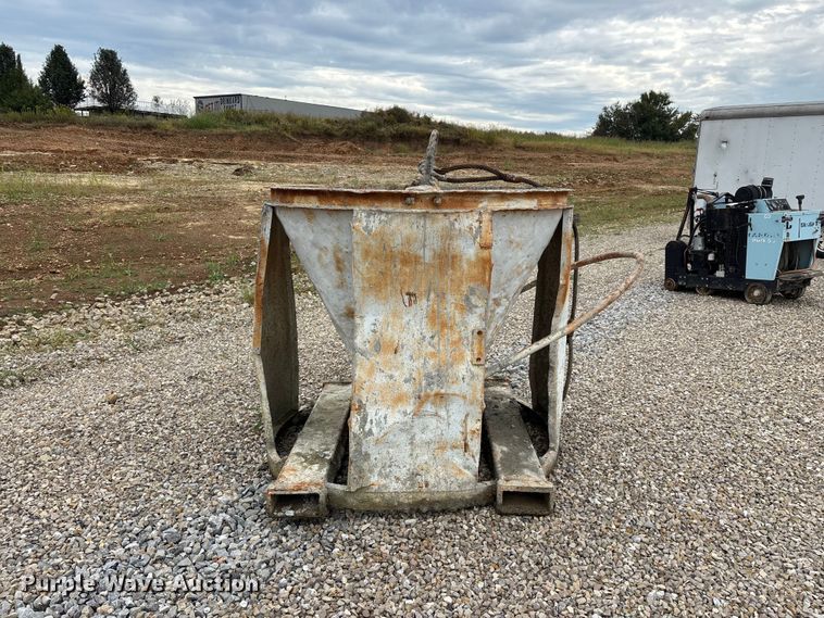 image for item FG0754 Concrete bucket