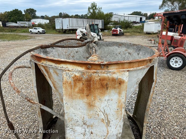 image for item FG0754 Concrete bucket