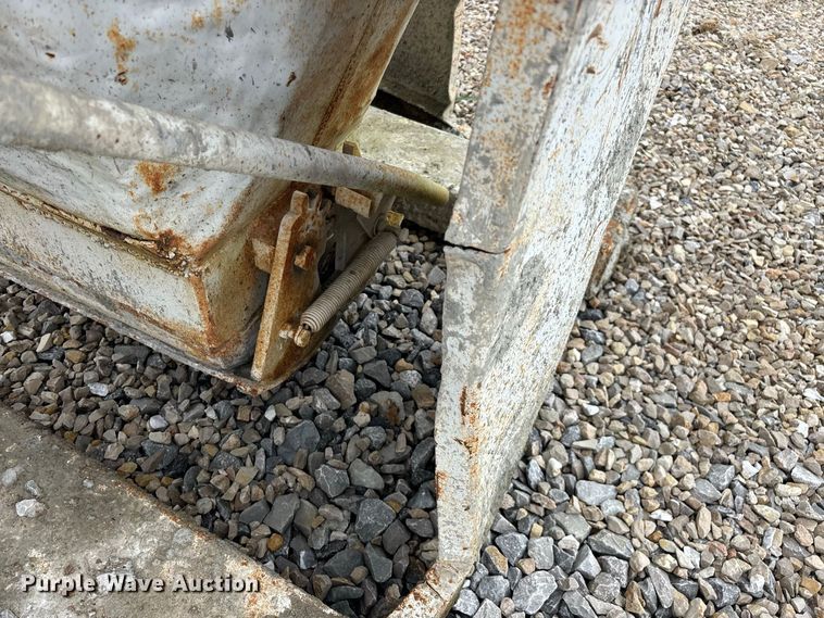 image for item FG0754 Concrete bucket