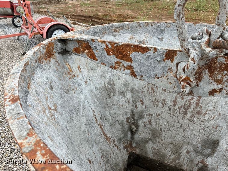 image for item FG0754 Concrete bucket