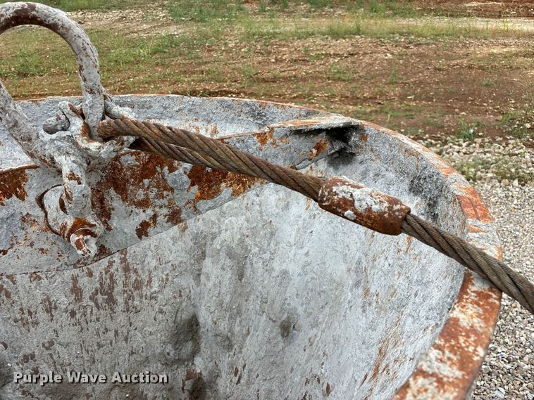 image for item FG0754 Concrete bucket