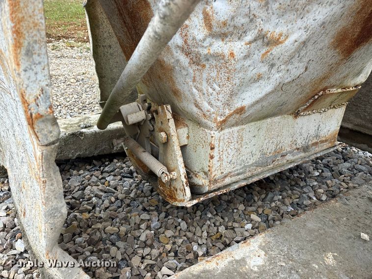 image for item FG0754 Concrete bucket