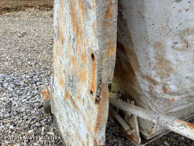 image for item FG0754 Concrete bucket