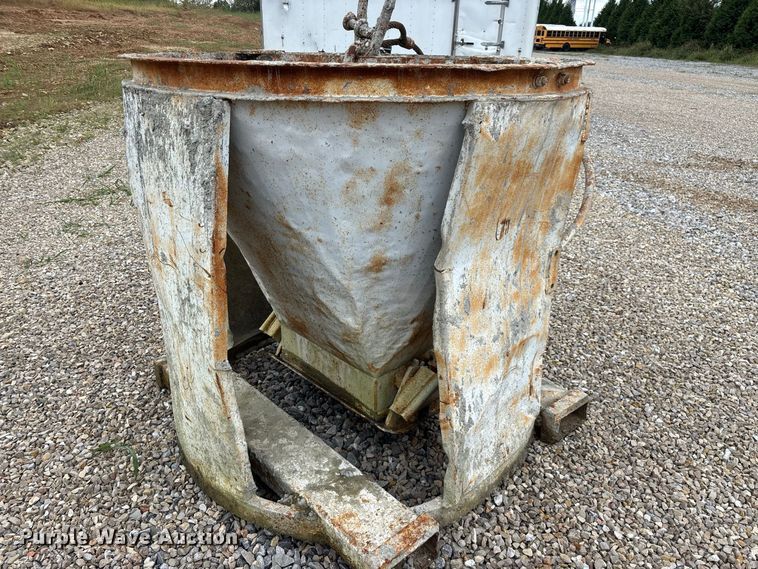 image for item FG0754 Concrete bucket