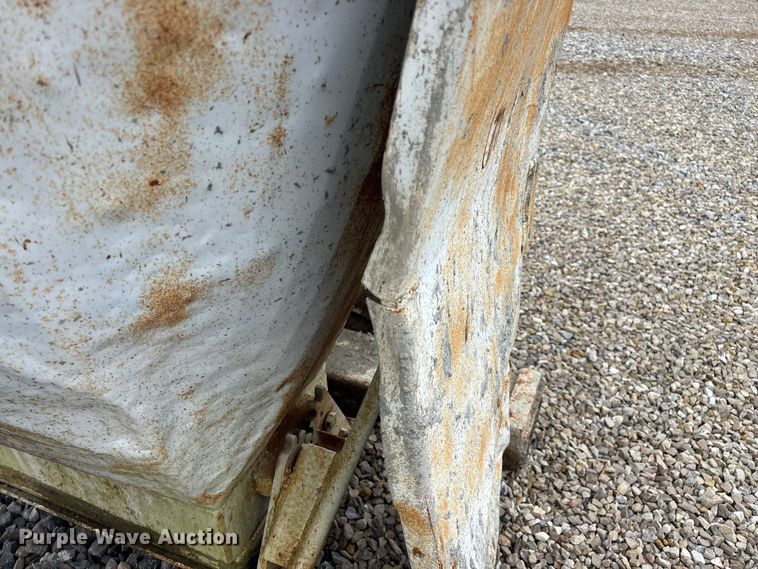 image for item FG0754 Concrete bucket