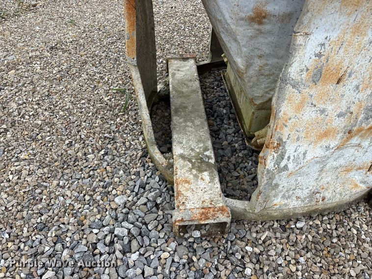 image for item FG0754 Concrete bucket