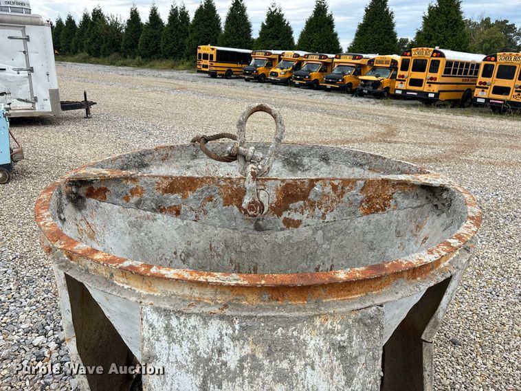 image for item FG0754 Concrete bucket