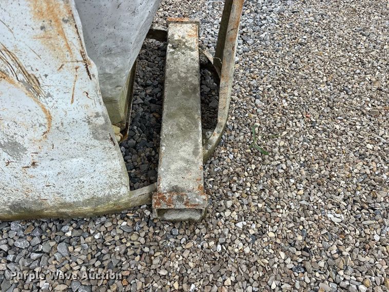 image for item FG0754 Concrete bucket