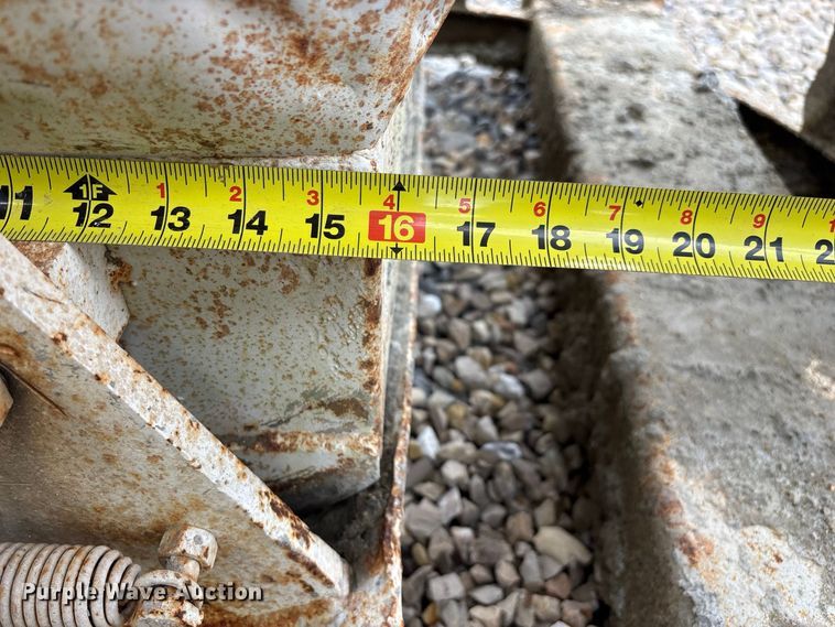 image for item FG0754 Concrete bucket