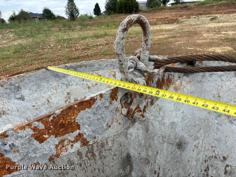 image for item FG0754 Concrete bucket
