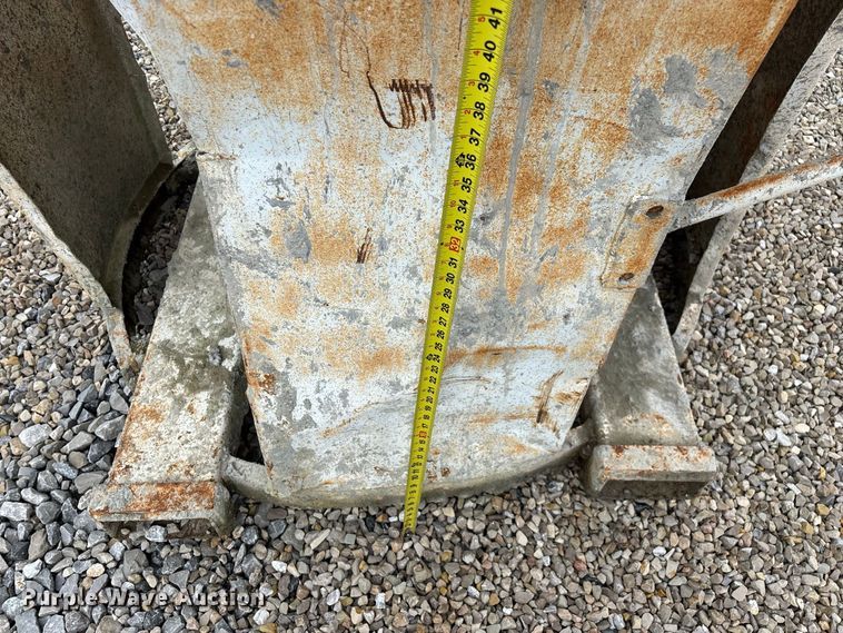 image for item FG0754 Concrete bucket