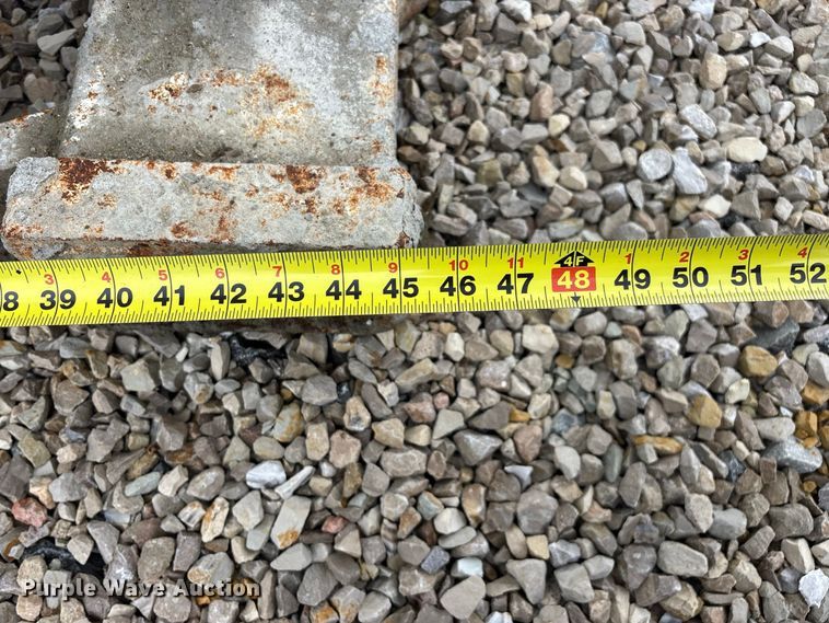 image for item FG0754 Concrete bucket