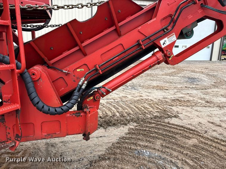 image for item FG0758 2013 Morbark Wood Hog 3400XT horizontal grinder