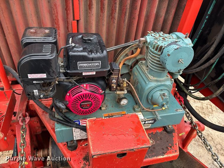 image for item FG0758 2013 Morbark Wood Hog 3400XT horizontal grinder
