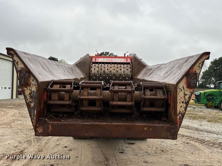 image for item FG0758 2013 Morbark Wood Hog 3400XT horizontal grinder