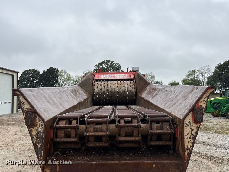 image for item FG0758 2013 Morbark Wood Hog 3400XT horizontal grinder