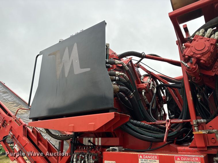 image for item FG0758 2013 Morbark Wood Hog 3400XT horizontal grinder