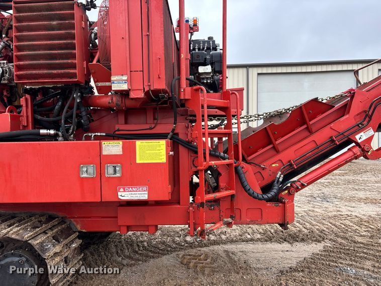 image for item FG0758 2013 Morbark Wood Hog 3400XT horizontal grinder
