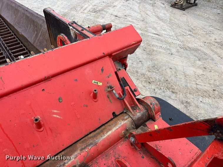 image for item FG0758 2013 Morbark Wood Hog 3400XT horizontal grinder