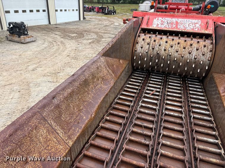 image for item FG0758 2013 Morbark Wood Hog 3400XT horizontal grinder