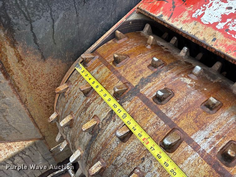 image for item FG0758 2013 Morbark Wood Hog 3400XT horizontal grinder